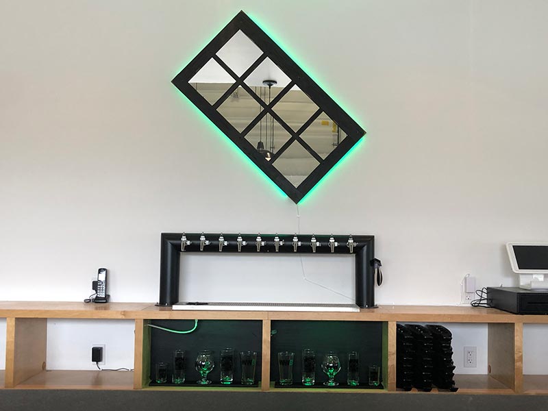 Weird Window's bar and taps