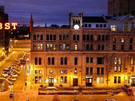 Brewhouse Inn and Suites