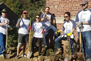A group of employees volunteering with Volunteer New York