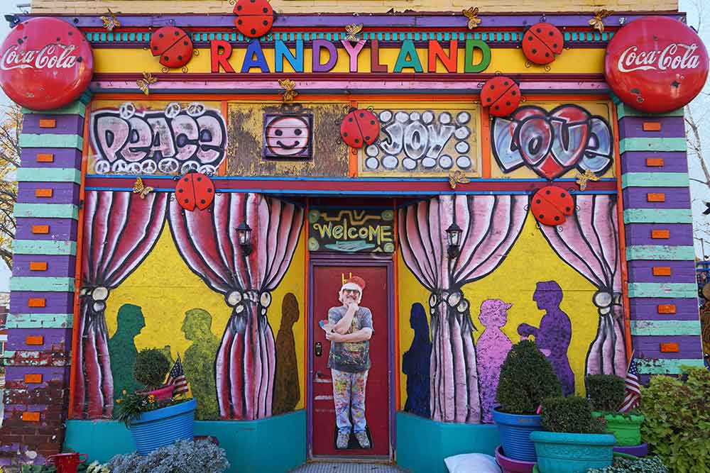 Pittsburgh tours at Randyland
